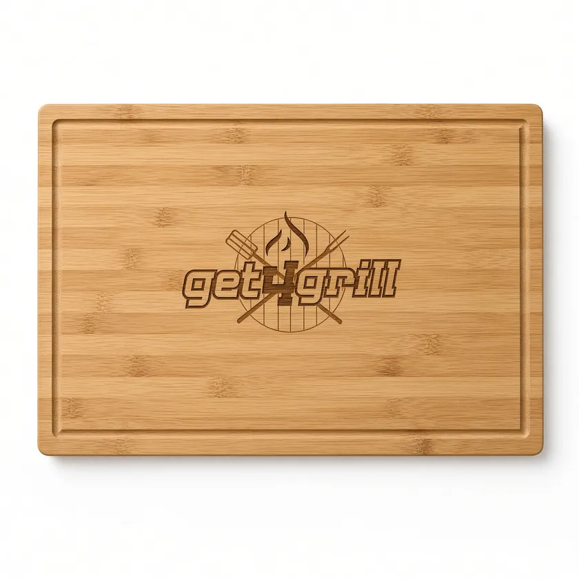 Schneidebrett aus Bambus mit lasergraviertem Grill-Logo
